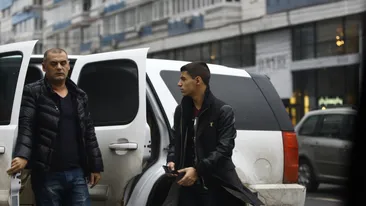 Pitbull Atodiresei s-a intalnit cu viitorii socri pentru a pune la punct detaliile nuntii!