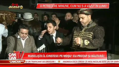 Cum petrec lăutarii de Moş! Adi Minune e fericit de ce a găsit în încălţări: Pachete, pachete de bani în ghete!