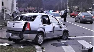 Fetiță în comă, ținută cu orele la urgențe. Ambulanța a ratat întâlnirea cu elicopterul SMURD