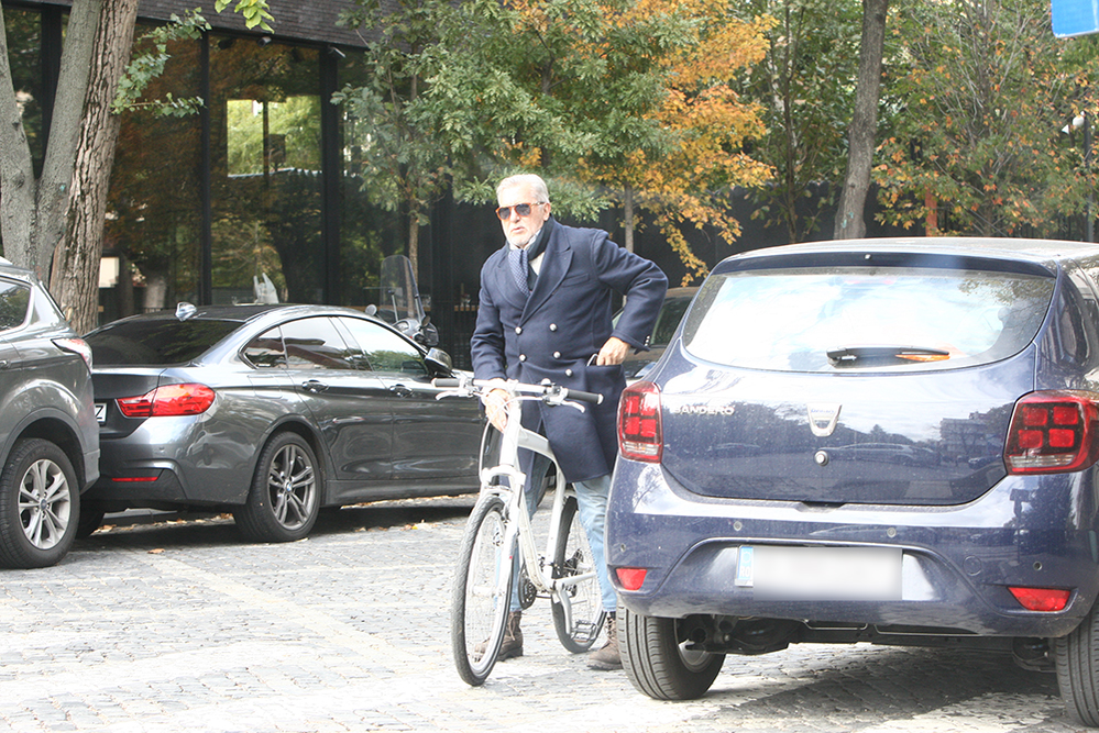 Ilie Năstase a renunțat la mașină și la scuter, din cauza cărora a avut probleme, și a ales bicicleta