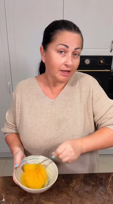 Gabriela Cristea, dezastru în bucătărie. Prezentatoarea TV și-a pus mâinile în cap. „Ne rugăm să ne iasă”