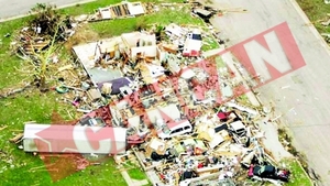Oras distrus de tornada, in America