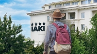 Experiența neplăcută a unui turist cazat la Iaki, hotelul lui Gică Hagi din Mamaia: „Mobilă veche, covoare vechi și murdare, miros urât”
