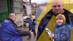Povestea tulburătoare a băiețelului de 4 ani pe care l-a ”înfiat” un taximetrist