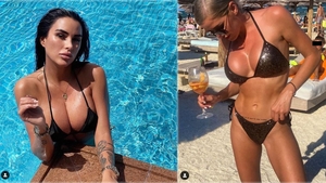 Daniela Crudu, surprinsă ca-n filmele pentru adulți în timp ce purta un costum de baie minuscul. Sora ei a numărat un teanc de valută pe muzica lui Alex Velea | VIDEO