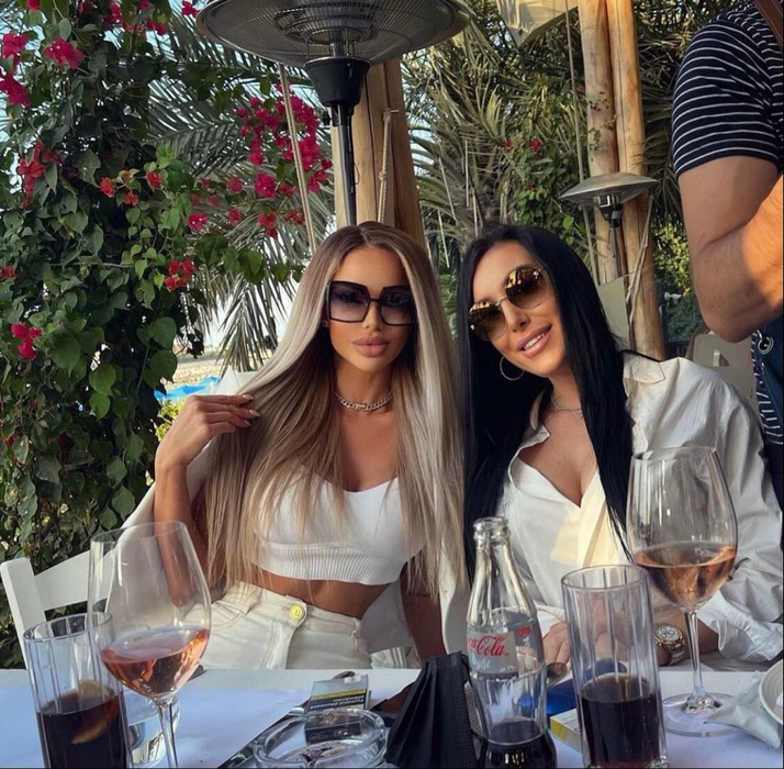 Bianca Drăgușanu, Revelion de top cu "brigada" în Dubai