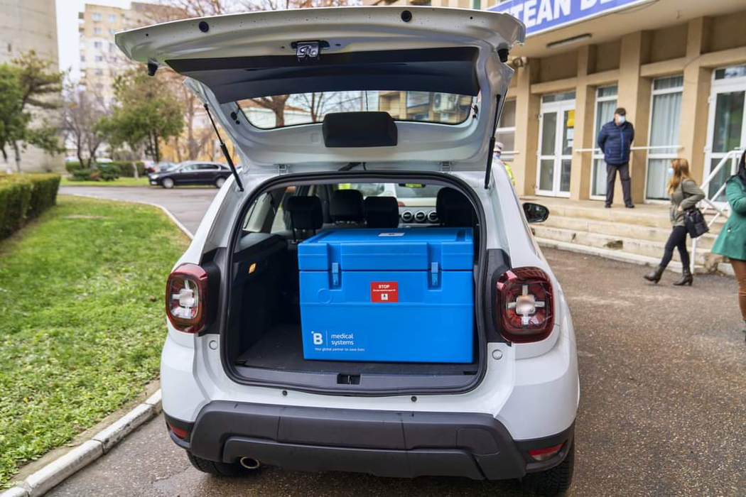 Dozele de vaccin anti-COVID au ajuns în cutii de pizza la Spitalul Județean din Slobozia. Explicațiile incredibile ale lui Valeriu Gherghiță