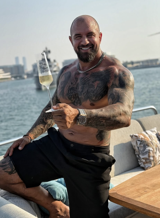Cu cine și-a petrecut Alex Bodi ziua de naștere în Dubai. Coincidență sau nu, Ema Uta e în vacanță tot pe tărâm arăbesc