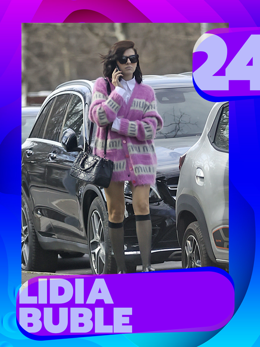 Ramona Olaru sau Delia, în TOP 25 sexy-vedete care… Iluzie optică, nu au nimic sub fustițe?!