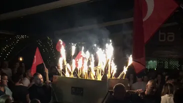 Soţia milionarului Edy de România a dat lovitura! S-a ”lipit” de bogătaşul care a comandat la NUBA…un frigider de şampanii Dom Perignon & Armand de Brignac!