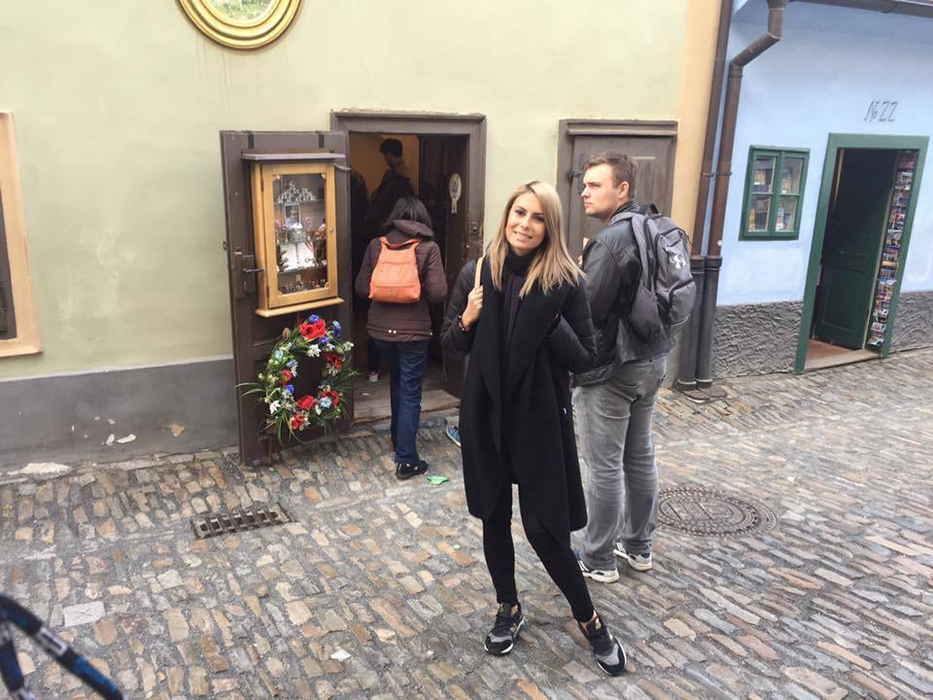 Noemi Mitoşeru, mărturisiri sfâşietoare la parastasul de 40 de zile al tatălui ei: ”În loc sa ma duca la altar, a murit!”