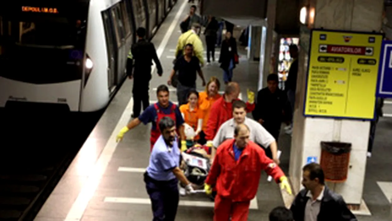 O femeie s-a aruncat in fata metroului in statia Unirii din Bucuresti