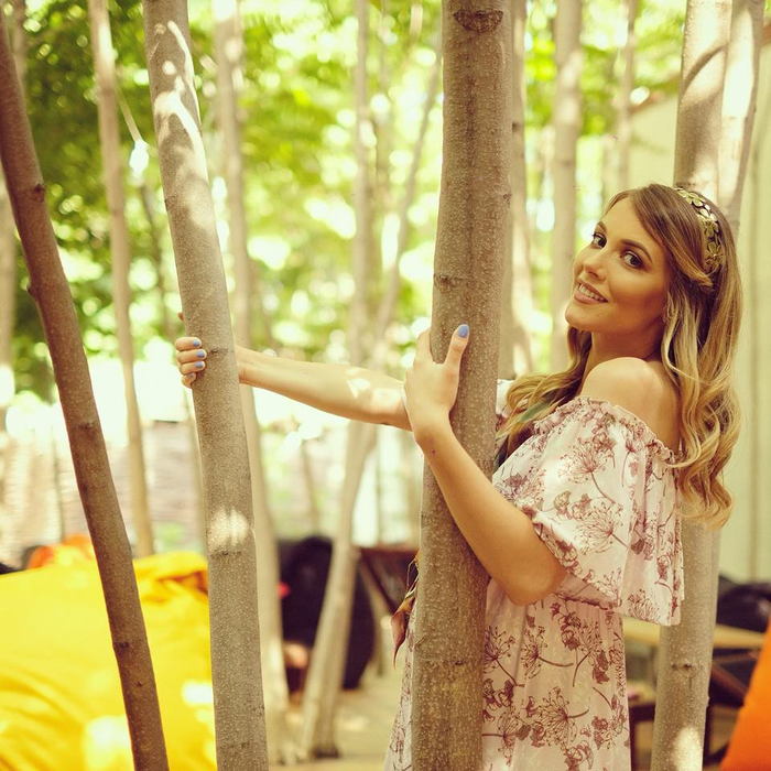 Însărcinată în 7 luni, Andreea Ibacka s-a distrat la piscină într-un costum de baie sexy. Detaliul rușinos pe care nu l-a putut ascunde