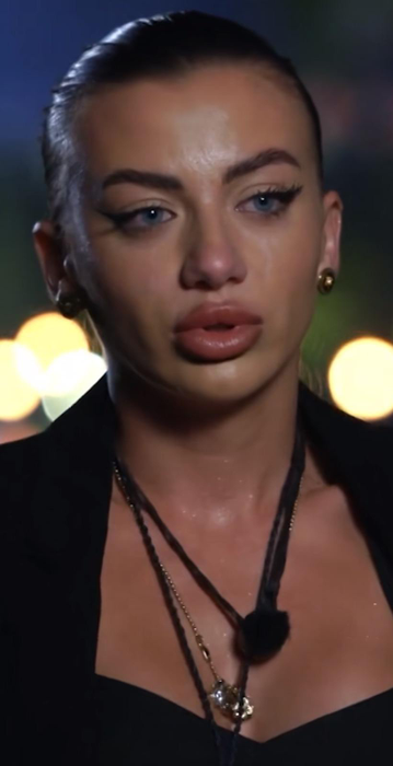 Cele 5 cuvinte din cauza cărora „principesa” Bianca a izbucnit în lacrimi aseară, la bonfire. Ce i-a zis Prințul Marco ispitei Gabriella: „Bianca nu mi-a..”