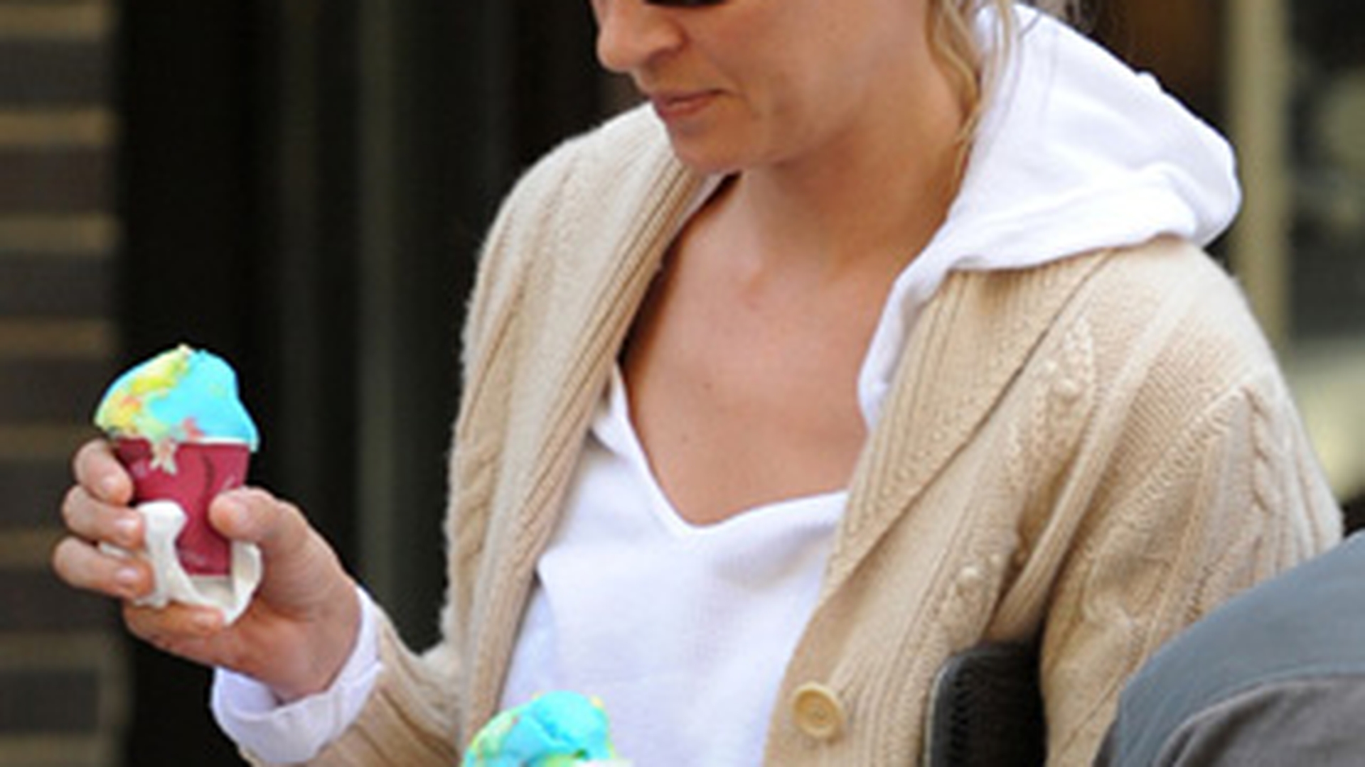 Uma Thurman a cumparat inghetata pentru sofer si dadaca
