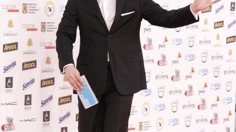 Actorul Alin Panc îl “meditează” pe Nicolas Cage la istoria României! Cei doi s-au împrietenit după ce au stat o lună în Turcia