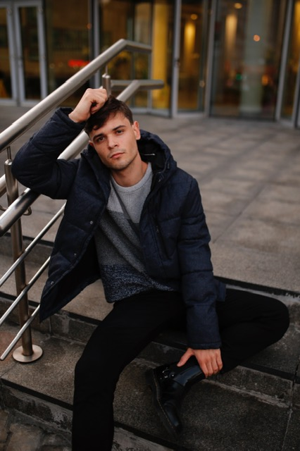 Virgil Godeanu,unul dintre cei mai cool bloggeri de fashion, este primul bucureștean născut prin fertilizare in vitro