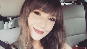 Adela Popescu, fotografiată complet nemachiată de Radu Vâlcan! Cum arată vedeta în realitate