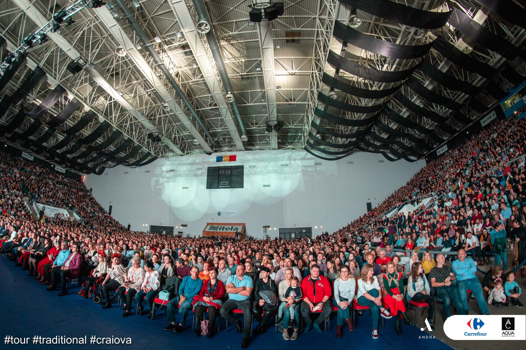 Ce a pățit Andra Măruță în timpul ultimului concert, de la Craiova! Ce au făcut spectatorii din primul rând