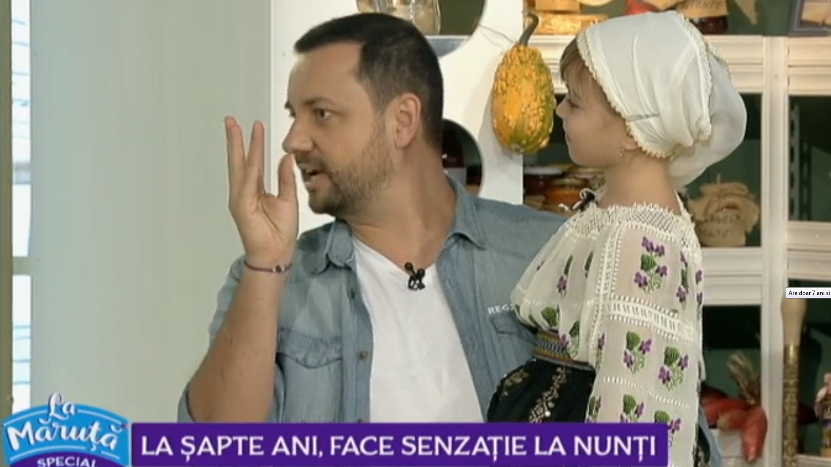 La şapte ani, ridică în picioare invitaţii la nunţi şi botezuri, Povestea Andrei, micuţa artistă din Gorj