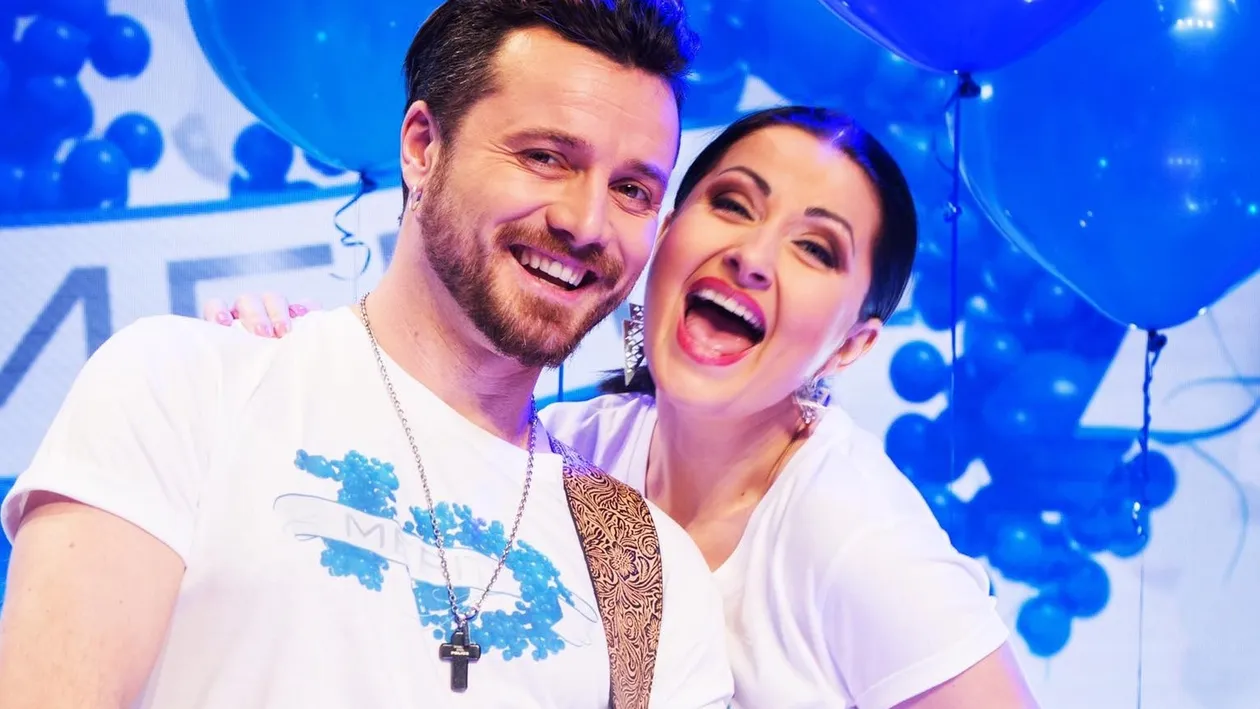 Gabriela Cristea şi Tavi Clonda au ajuns să doarmă în stradă! Cum au fost surprinşi cei doi soţi în ”buricul” Capitalei