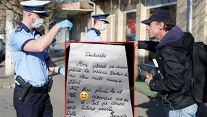 Râzi cu lacrimi! Ce a scris un oltean în declarația pe propria răspundere: "Declar că mă duc până la vecinu' să..."