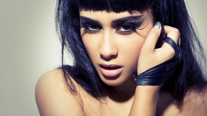 Natalia Kills vine in Romania, pe 20.000 E, dupa sase luni de negocieri. Artista a cerut doua "gorile" care sa o pazeasca non-stop
