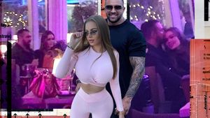 Alex Bodi și-a asumat relația cu noua iubită. I-am filmat la restaurant cum au râs și s-au ținut în brațe