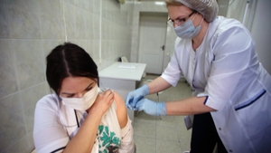 O tânără de 17 ani din Târgu Jiu a fost vaccinată din greșeală cu alt ser anti-COVID-19