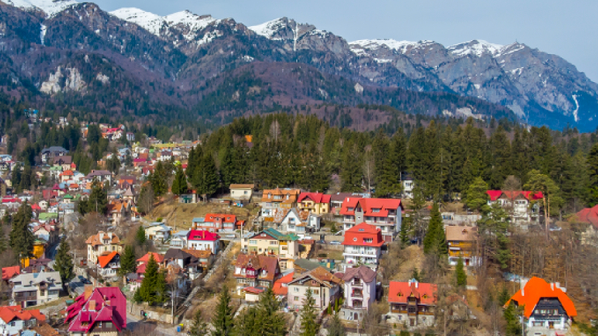 Țeapă de zile mari la Sinaia. 15 turiști au rămas fără banii de cazare pentru Revelionul 2024