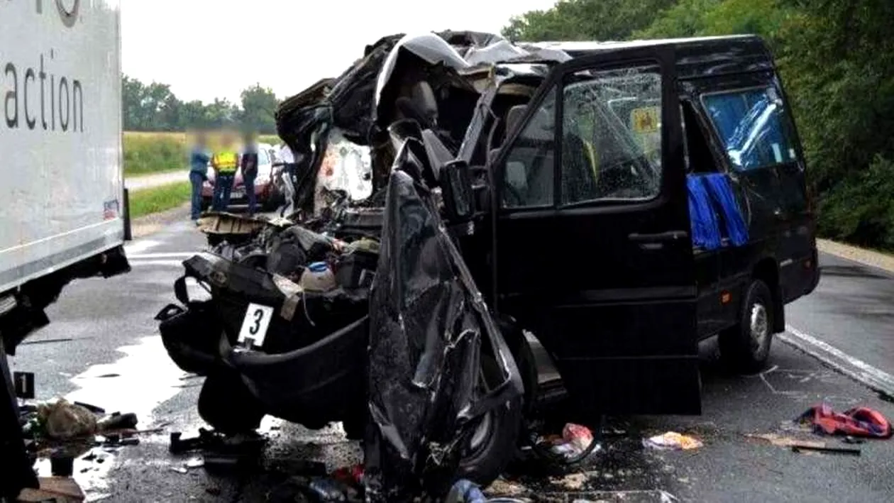 Șofer de microbuz român, condamnat în Ungaria. A condus 44 de ore și a ucis 3 oameni