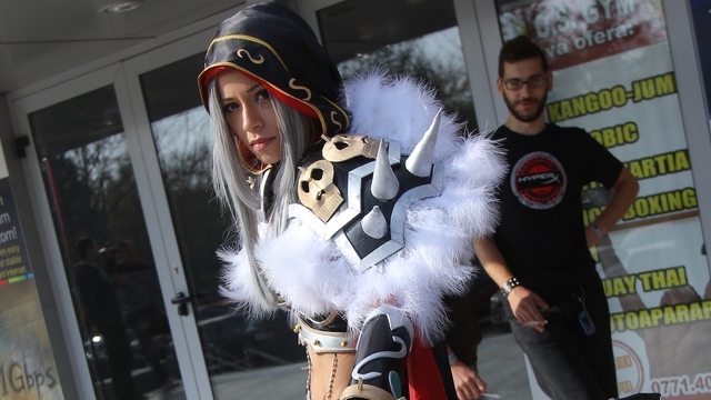 Cele mai sexy "gamerite" au facut show la Sala Polivalenta! Au venit costumate in personajele favorite din jocurile video!