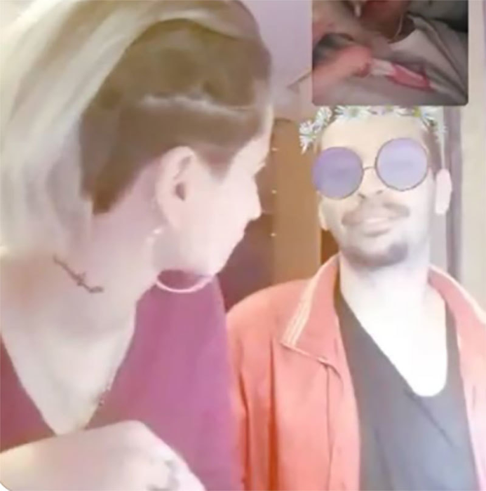 David Puşcaş, fiul adoptiv al Luminiţei Anghel, şi-a făcut iubită! Aflat cu Ada în cameră, tânărul s-a dezbrăcat în faţa webcam-ului şi…