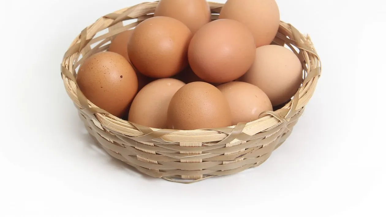 Viral. O mamă a găsit un obiect bizar în garderoba fiului ei și l-a postat pe Facebook. Internauții s-au speriat: „Este un ou de dinozaur”