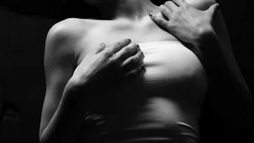 Reclamele pentru videochat ar putea fi interzise la un kilometru în jurul școlilor. Amenzi de până la 40.000 de lei