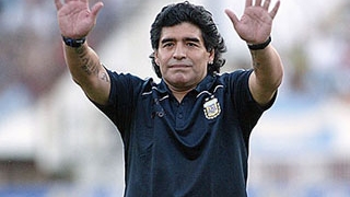 Maradona: "Visez sa antrenez la Napoli!"