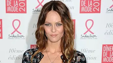 Vanessa Paradis si-a gasit un nou iubit! Vezi cine a reusit s-o cucereasca, cu binecuvantarea lui Johnny Depp!