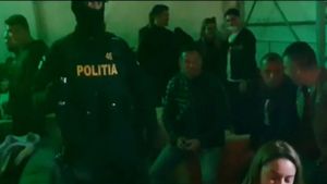 Poliția a intervenit în forță într-un club din județul Olt, după ce 170 de persoane au petrecut și au sfidat legea. Au fost aplicate amenzi drastice