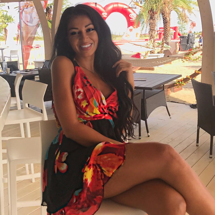 Elena Ionescu, ex-Mandinga, își va creștina băiețelul