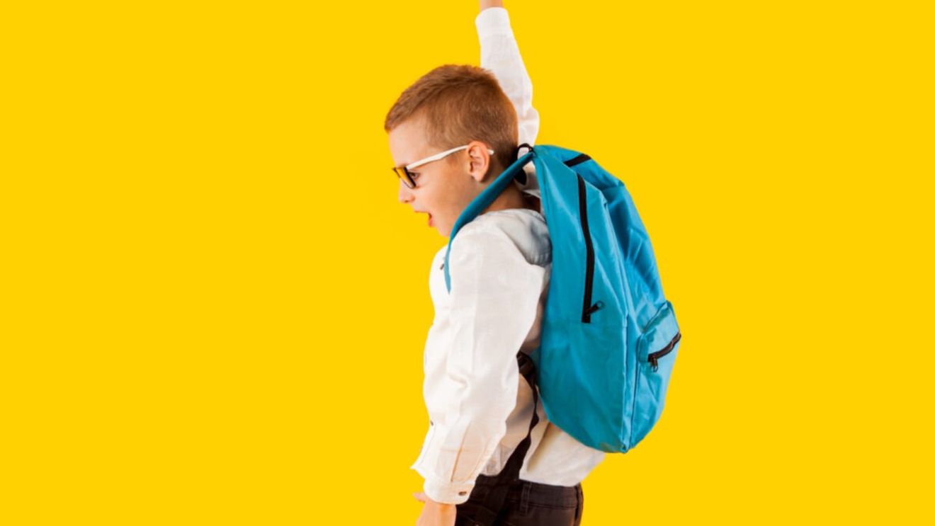 (P) Echipament școlar care (nu) îți golește portofelul