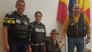 Ce i-au făcut doi tineri unui bătrân de 90 de ani, căruia i-au promis că-l duc acasă! Gestul lor este de-a dreptul revoltător