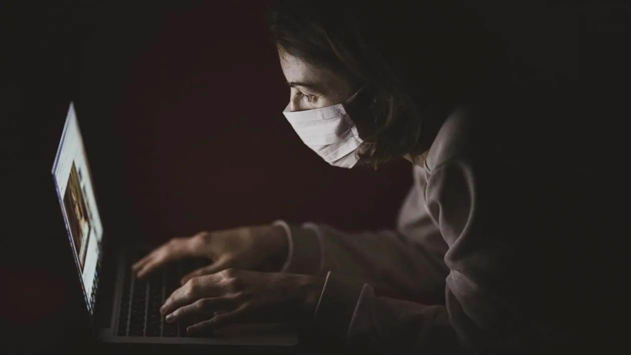 Când trebuie să mergi la spital dacă ai COVID-19? Tot mai mulți români ajung la medic mult prea târziu