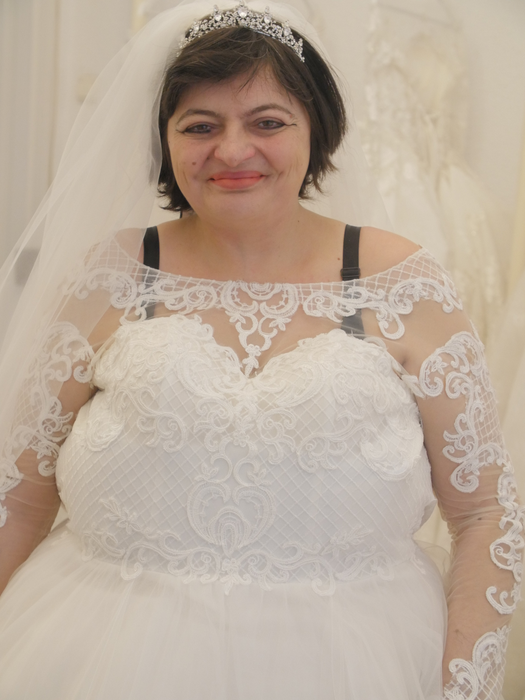 Gina ”Frânge-inimi” în rochie de mireasă