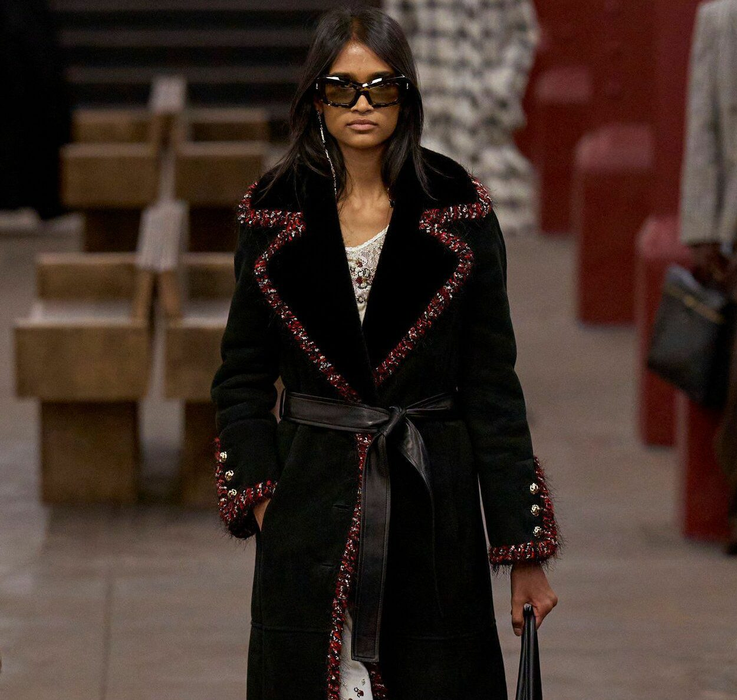 Prezentare: Chanel
Sursa foto: X
