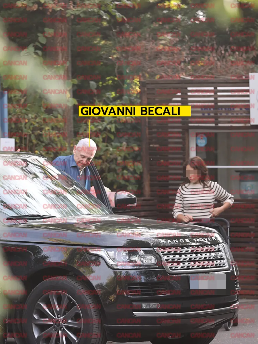 Ioan Becali urcă în mașină