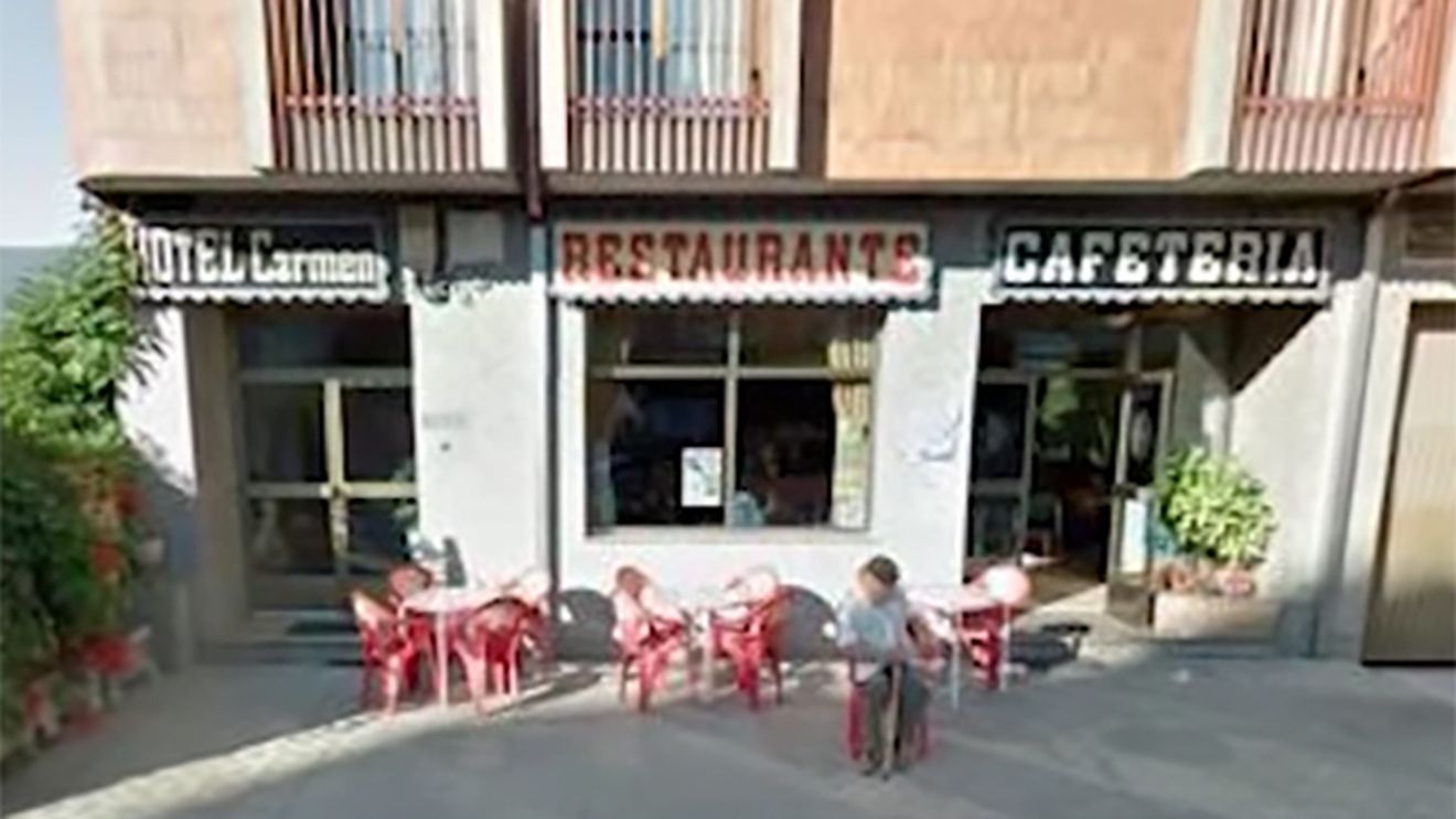 Primele imagini cu românii care au fugit din restaurantul spaniol fără să plătească! Ei au mai dat astfel de lovituri