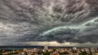 Alertă METEO! Noi coduri galbene de ploi și vijelii pentru cea mai mare parte a țării