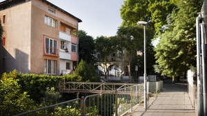 Cine primește amendă dacă spațiul din jurul blocului nu este întreținut. Regulile pentru asociațiile de proprietari