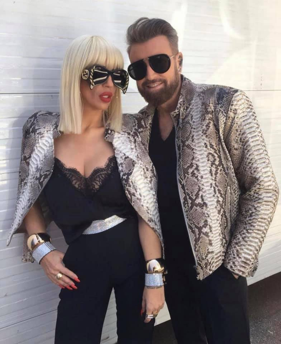 Raluca Bădulescu și-a pus extensii destul de lungi: “Un refresh la look! Peruci o să port în continuare”. Cât de schimbată este jurata de la Bravo, ai stil! | FOTO
