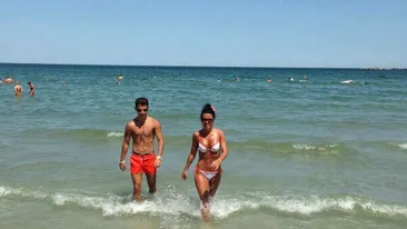 Unul dintre cei mai temuti romani are cea mai sexy soacra! Vezi cum arata la 41 de ani, abia iesita din valurile marii!